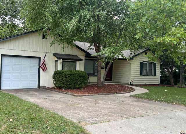 Property at 1632 SW Indian Trl, Topeka, KS 66604, 3 beds, 1 bath