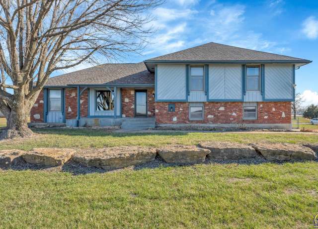 Property at 8417 SW 21st St, Topeka, KS 66615, 3 beds, 2 baths