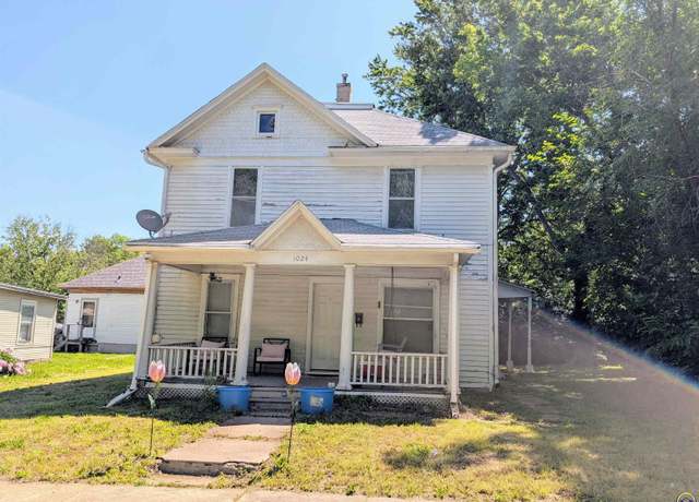 Property at 1024 Exchange St, Emporia, KS 66801, 4 beds, 2 baths
