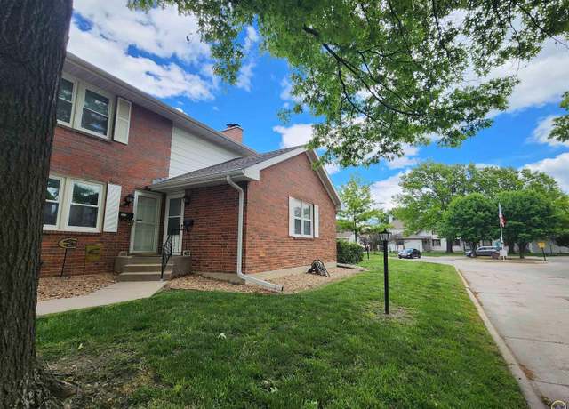 Property at 2020 Greenbriar Dr, Emporia, KS 66801, 4 beds, 2.5 baths