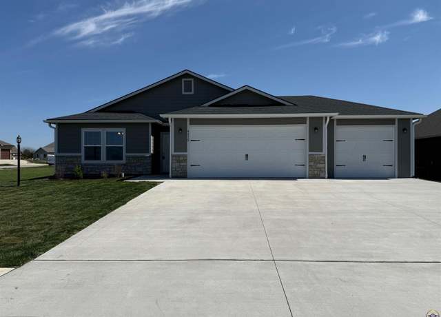 Property at 4310 SE Violet Ct, Topeka, KS 66609, 3 beds, 2 baths
