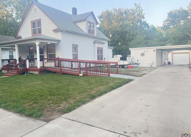 Property at 1184 SW Wayne Ave, Topeka, KS 66604, 3 beds, 2 baths