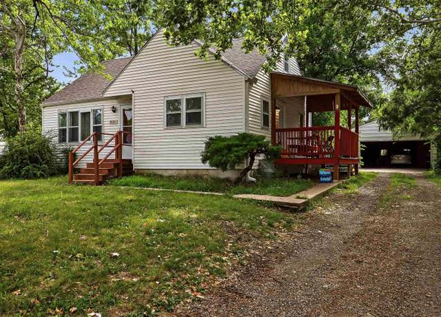 Property at 2928 SE Indiana Ave, Topeka, KS 66604, 3 beds, 2 baths