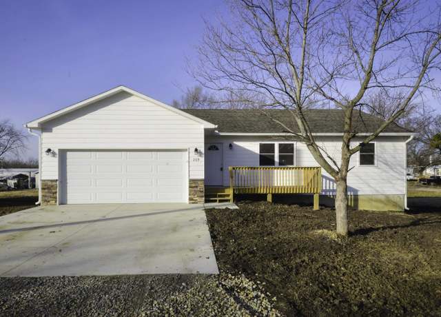 Property at 209 S Elm St, Lebo, KS 66856, 3 beds, 2 baths