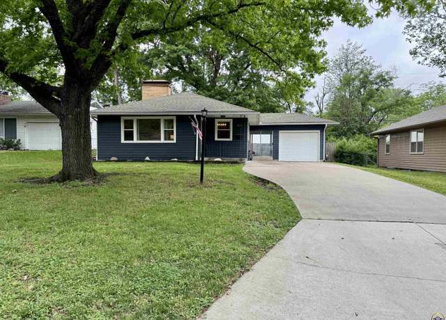 Property at 1265 SW Indian Trail Ct, Topeka, KS 66604, 3 beds, 2 baths