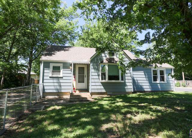 Property at 1427 Prairie St, Emporia, KS 66801, 3 beds, 1 bath