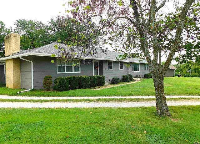 Property at 738 NE 43rd St, Topeka, KS 66617, 6 beds, 3.5 baths