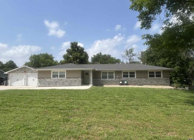 Property at 1310 Drury Ln, Emporia, KS 66801, 5 beds, 3 baths