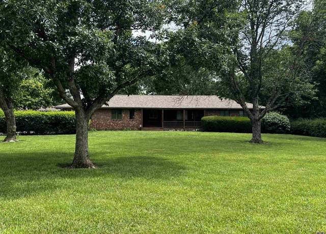 Property at 1021 NE 39th St, Topeka, KS 66617, 4 beds, 3.5 baths