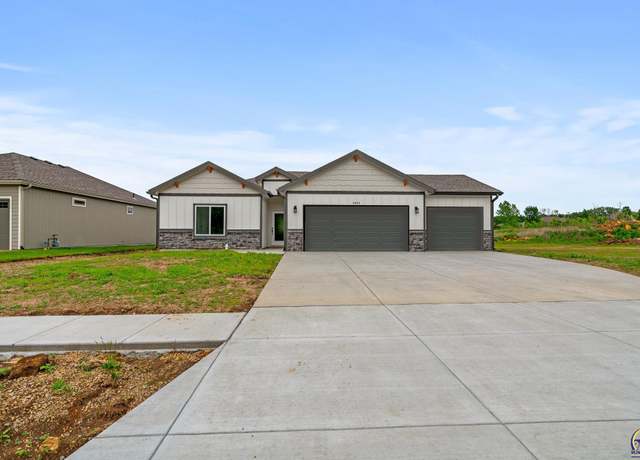 Property at 3404 SE Howard Dr, Topeka, KS 66605, 3 beds, 2 baths