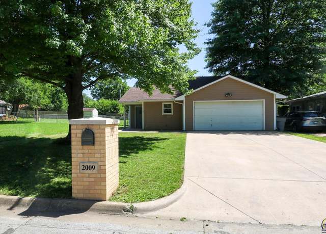 Property at 2009 W 8th Ave, Emporia, KS 66801, 2 beds, 1 bath