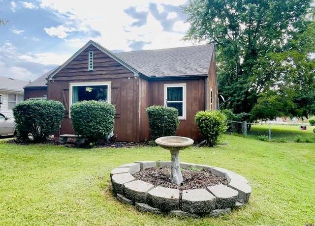 Property at 1738 SW Mission Ave, Topeka, KS 66604, 4 beds, 1.5 baths