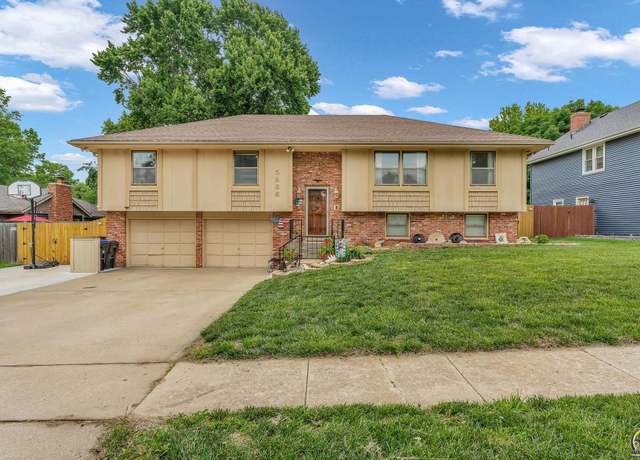 Property at 5866 SW Smith Pl, Topeka, KS 66614, 3 beds, 3 baths