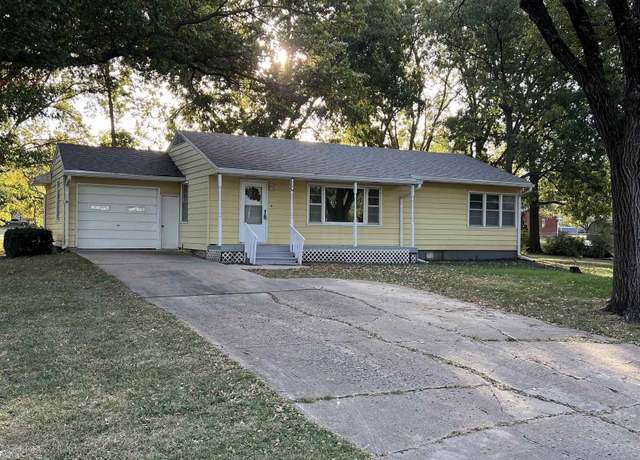 Property at 520 N Kansas St, Lebo, KS 66856, 3 beds, 1 bath