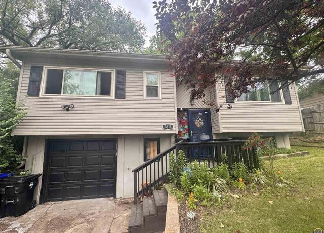 Property at 3313 SW Twilight Dr, Topeka, KS 66604, 3 beds, 1.5 baths