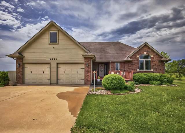 Property at 4411 NW 86th St, Topeka, KS 66618, 3 beds, 2.5 baths