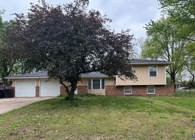 Property at 3700 SE 23rd Ter, Topeka, KS 66605, 3 beds, 2 baths