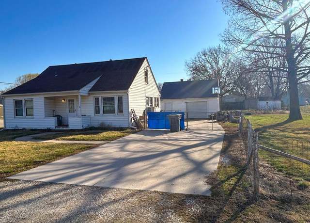 Property at 428 Dorset Dr, Emporia, KS 66801, 2 beds, 1 bath