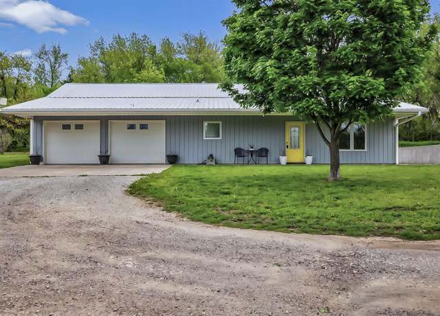 Property at 13385 240th Ln, Holton, KS 66436, 3 beds, 2 baths