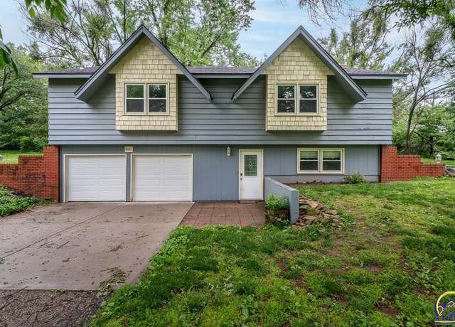 Property at 4121 NW Apache Trl, Topeka, KS 66618, 3 beds, 2 baths