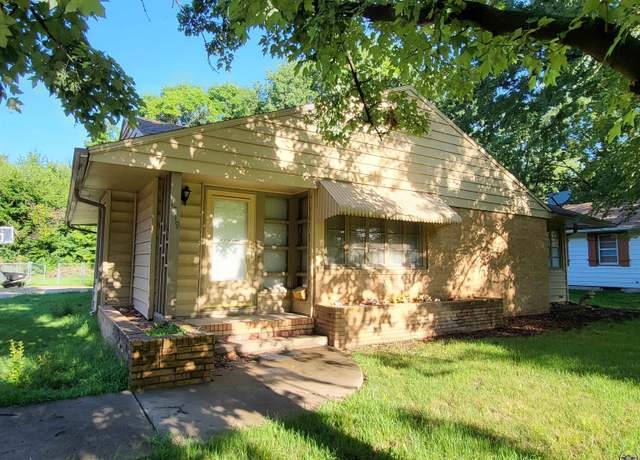 Property at 1819 SW Mission Ave, Topeka, KS 66604, 3 beds, 2 baths