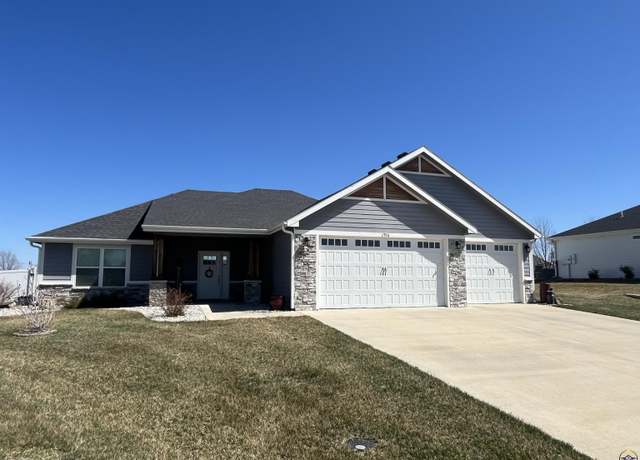 Property at 2916 Twin Lakes Cir, Emporia, KS 66801, 3 beds, 2 baths