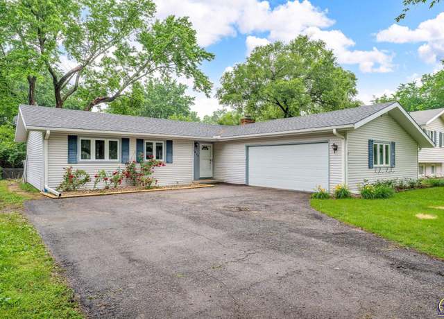 Property at 2819 SW James St, Topeka, KS 66614, 3 beds, 2 baths