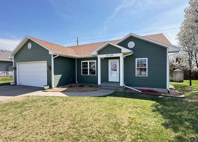Property at 3119 S Parkway Ct, Emporia, KS 66801, 5 beds, 3 baths