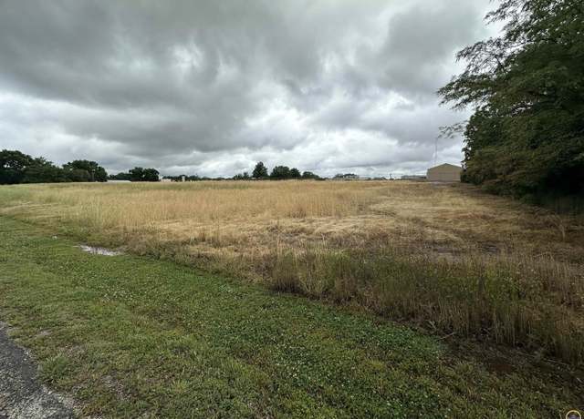 Property at 900 N 2nd St, Burlington, KS 66839