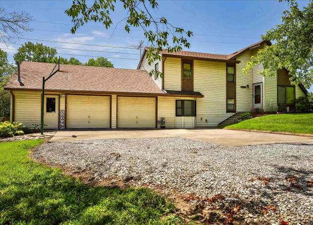 Property at 3706 NE Applewood Dr, Topeka, KS 66617, 4 beds, 2 baths