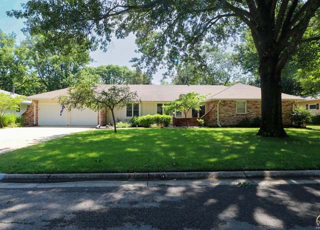 Property at 1720 Trowman Way, Emporia, KS 66801, 5 beds, 3.5 baths