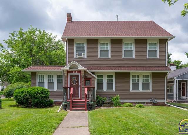 Property at 1533 SW Macvicar Ave, Topeka, KS 66604, 4 beds, 1.5 baths