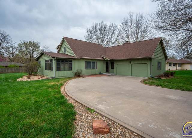 Property at 3831 SE Howard Dr, Topeka, KS 66605, 4 beds, 2 baths