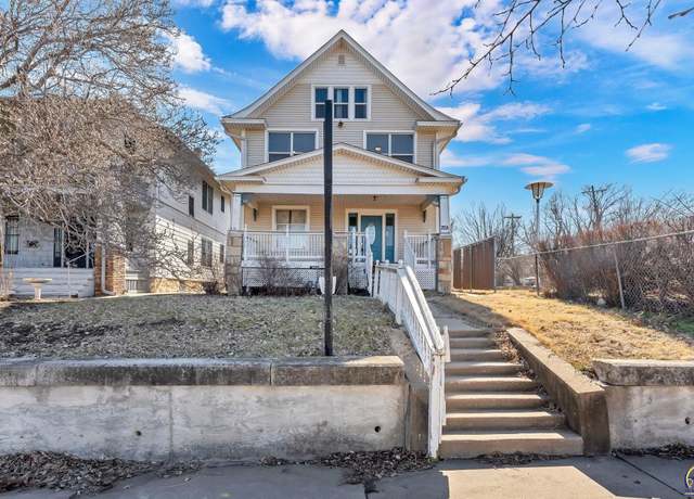 Property at 705 SW 6th Ave, Topeka, KS 66603, 3 beds, 1 bath
