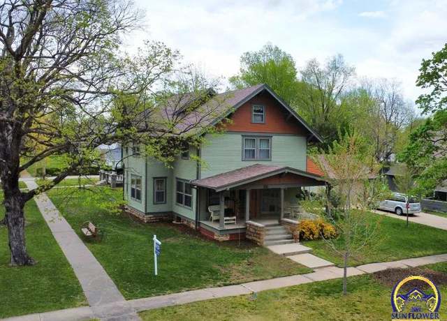 Property at 414 Delaware St, Hiawatha, KS 66434, 5 beds, 2 baths
