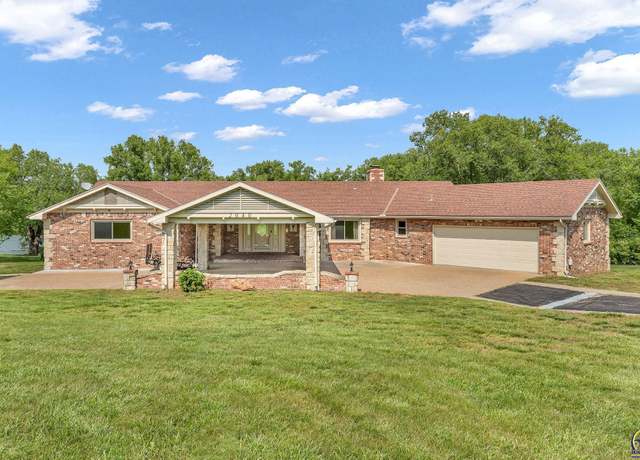 Property at 2040 SW Cottonwood Ln, Topeka, KS 66615, 4 beds, 6.5 baths
