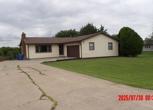 Property at 4539 NW Netherland Dr, Topeka, KS 66618, 3 beds, 2 baths