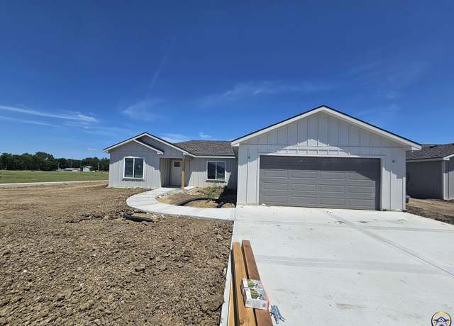 Property at 216 Clay Ave, Carbondale, KS 66414, 3 beds, 2 baths