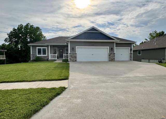 Property at 4305 SW Shenandoah Rd, Topeka, KS 66610, 5 beds, 3 baths