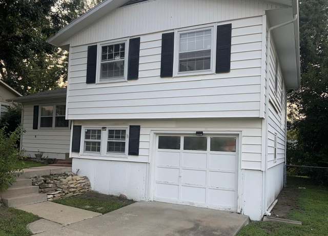 Property at 3624 SE Massachusetts Ave, Topeka, KS 66605, 3 beds, 1.5 baths
