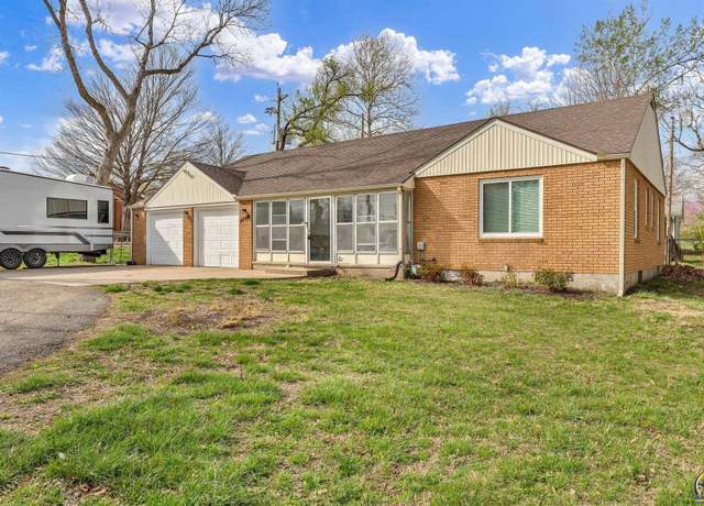 Property at 4740 SW 21st St, Topeka, KS 66604, 3 beds, 1.5 baths