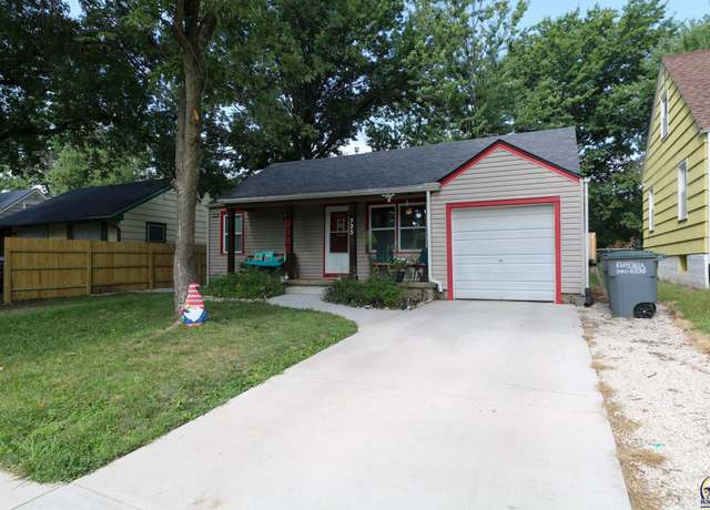 Property at 735 Garfield St, Emporia, KS 66801, 2 beds, 1 bath