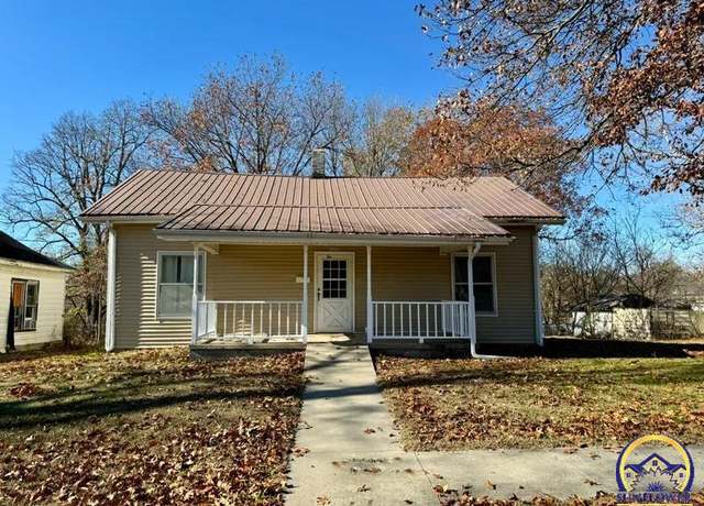 Property at 1015 3rd Ave W, Horton, KS 66439, 2 beds, 1 bath