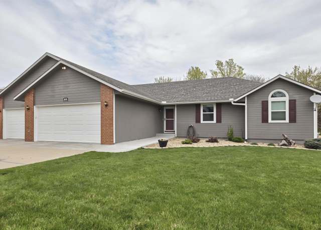 Property at 4006 NW Cherry Creek Dr, Topeka, KS 66618, 5 beds, 3 baths