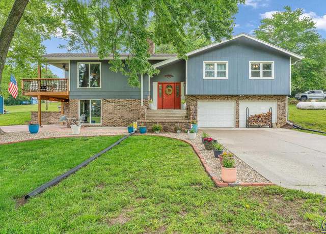 Property at 2230 NW 50th St, Topeka, KS 66618, 4 beds, 2 baths