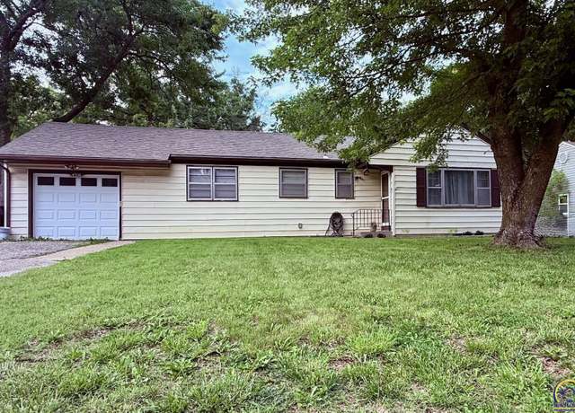 Property at 4316 SW 23rd St, Topeka, KS 66614, 2 beds, 1 bath