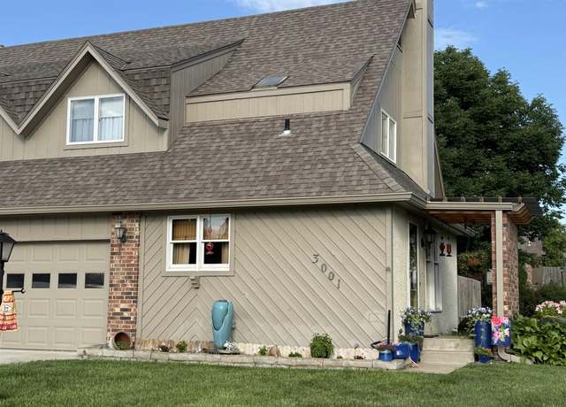 Property at 3001 SW Quail Creek Dr, Topeka, KS 66614, 2 beds, 2.5 baths