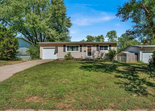 Property at 3206 SW Twilight Dr, Topeka, KS 66614, 4 beds, 2 baths