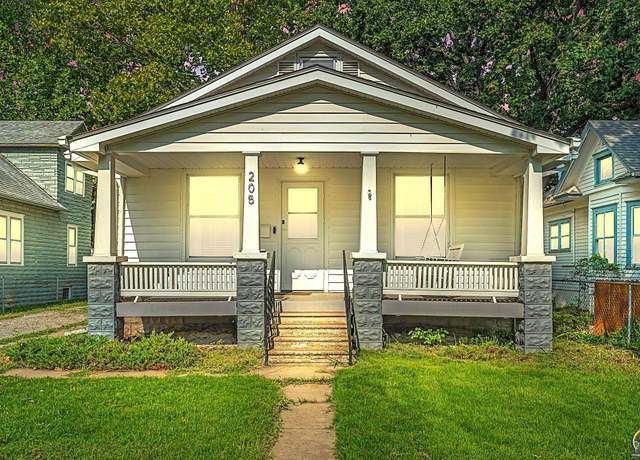Property at 205 NE Freeman Ave, Topeka, KS 66616, 2 beds, 1 bath