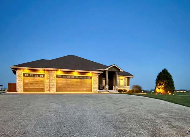 Property at 6420 SE Shawnee Heights Rd, Berryton, KS 66409, 4 beds, 3 baths